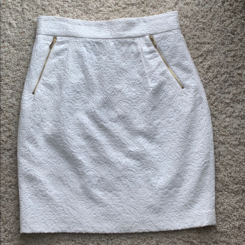 BRAND NEW WHITE FLORAL STITCH DESIGN H&M Skirt